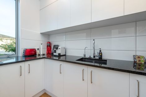 Photo of property in 3a Rossmore Terrace, Murrays Bay, Auckland, 0630