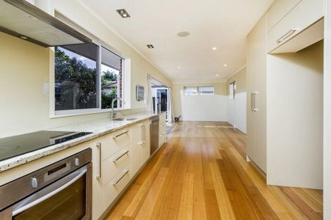 Photo of property in 9 Selwyn Crescent, Forrest Hill, Auckland, 0620