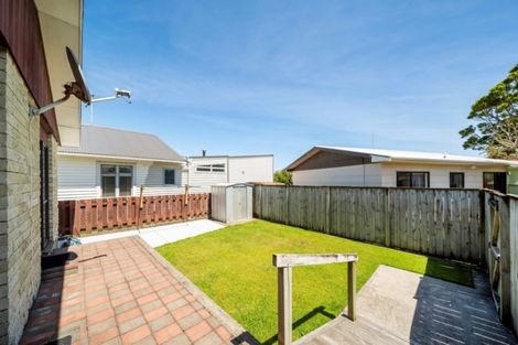 Photo of property in 19 Karamu Street, Strandon, New Plymouth, 4312