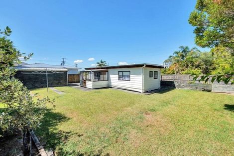 Photo of property in 19 Beaubank Road, Kelston, Auckland, 0602