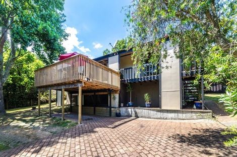 Photo of property in 14 Palmetto Place, Goodwood Heights, Auckland, 2105