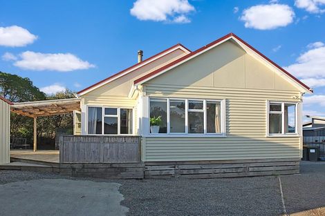 Photo of property in 3 Harrod Avenue, Foxton Beach, Foxton, 4815