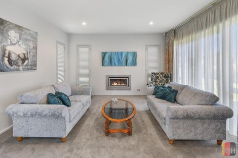 Photo of property in 2 Portofino Point, Karaka, Papakura, 2113