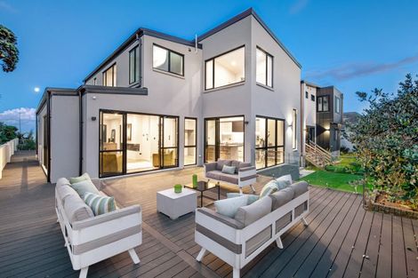 Photo of property in 18b The Esplanade, Eastern Beach, Auckland, 2012