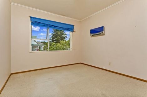 Photo of property in 14 Shanaway Rise, Hillcrest, Auckland, 0627