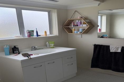 Photo of property in 59b Govett Avenue, Frankleigh Park, New Plymouth, 4310