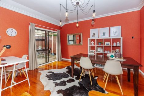 Photo of property in 90 Forest Lake Road, Forest Lake, Hamilton, 3200