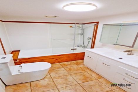 Photo of property in 8 Captain Scott Road, Glen Eden, Auckland, 0602