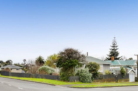 Photo of property in 30 Leicester Street, Patea, 4520