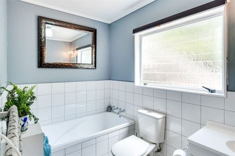 Photo of property in 18a Priestley Road, Bluff Hill, Napier, 4110