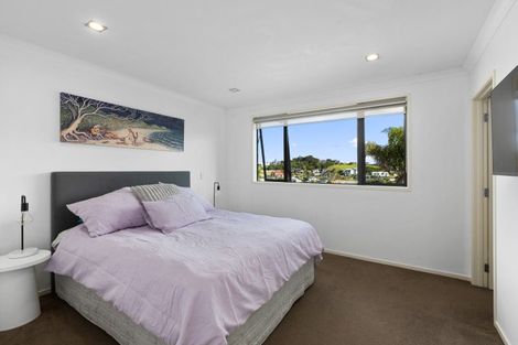 Photo of property in 23 Waldorf Crescent, Orewa, 0931