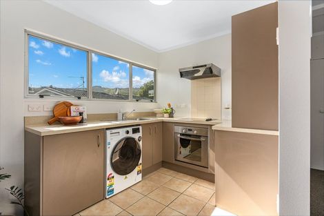 Photo of property in 6/126 Redwood Avenue, Tawa, Wellington, 5028
