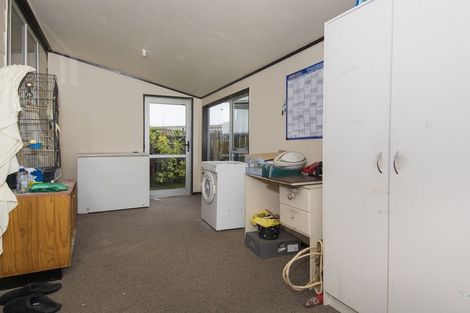 Photo of property in 2 Dingadee Street, Welcome Bay, Tauranga, 3112