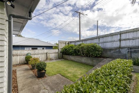 Photo of property in 1 Ranfurly Street, Frankleigh Park, New Plymouth, 4310