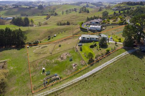 Photo of property in 137 Worthington Road, Wellsford, 0974