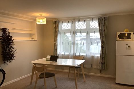 Photo of property in 18 Queens Drive, Kilbirnie, Wellington, 6022