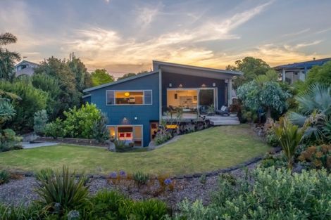 Photo of property in 98 Clovelly Road, Bucklands Beach, Auckland, 2012