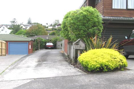 Photo of property in 2/6 Stoneleigh Court, Sunnynook, Auckland, 0632