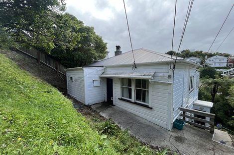 Photo of property in 151 Kelburn Parade, Kelburn, Wellington, 6012