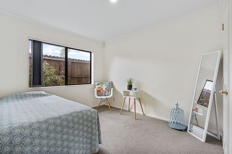 Photo of property in 12 Moycullien Lane, East Tamaki Heights, Auckland, 2016