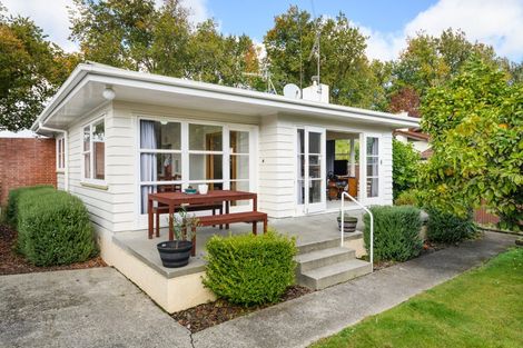Photo of property in 43 Elmira Avenue, Hokowhitu, Palmerston North, 4410