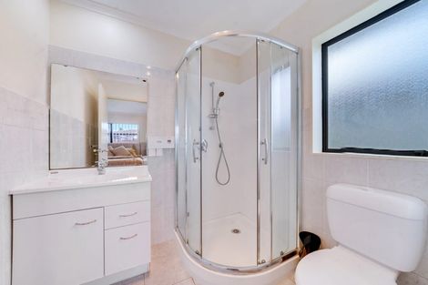 Photo of property in 16 Maadi Place, Papakura, 2110