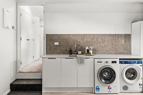 Photo of property in 23 Golding Road, Taradale, Napier, 4112