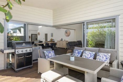 Photo of property in 10 Pimelea Street, Papamoa Beach, Papamoa, 3118