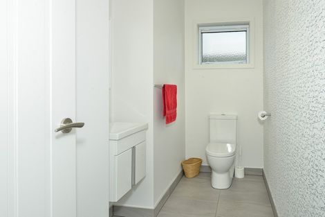 Photo of property in 24 Charteris Rise, Riverdale, Gisborne, 4010