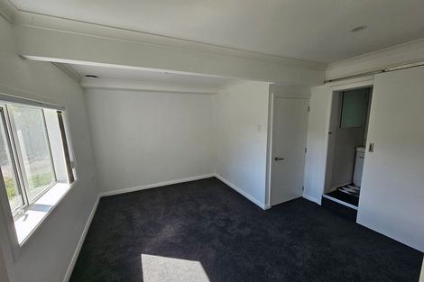 Photo of property in 1 Taylor Terrace, Tawa, Wellington, 5028