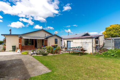Photo of property in 70 Rhodes Street, Waimate, 7924