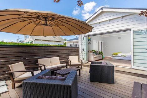 Photo of property in 20 Esmonde Road, Takapuna, Auckland, 0622