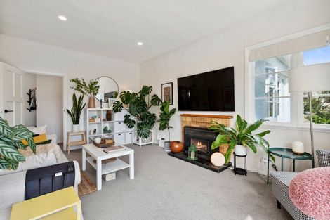 Photo of property in 15 Leveson Street, Strathmore Park, Wellington, 6022