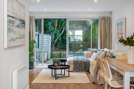 Photo of property in 11/8 Thatcher Crescent, Crofton Downs, Wellington, 6035