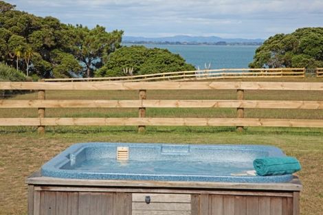 Photo of property in 37 Greenock Drive, Manukau Heads, Waiuku, 2684