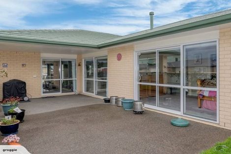 Photo of property in 2 Bridford Way, Paraparaumu, 5032