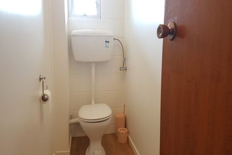 Photo of property in 15 Colin Wild Place, Glenfield, Auckland, 0629