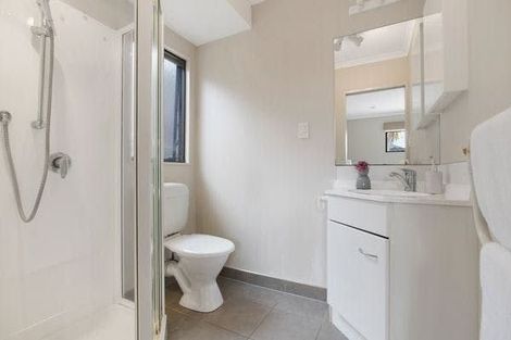 Photo of property in 8 Carisbrook Crescent, Papakura, 2110