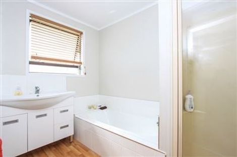 Photo of property in 49 Pinedale Place, Henderson, Auckland, 0610