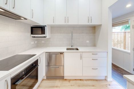 Photo of property in 124 Glenmore Street, Northland, Wellington, 6012