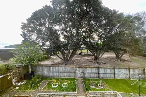 Photo of property in 1/25 Aotearoa Terrace, Murrays Bay, Auckland, 0630