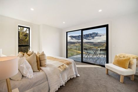 Photo of property in 6 Florence Close, Queenstown Hill, Queenstown, 9300