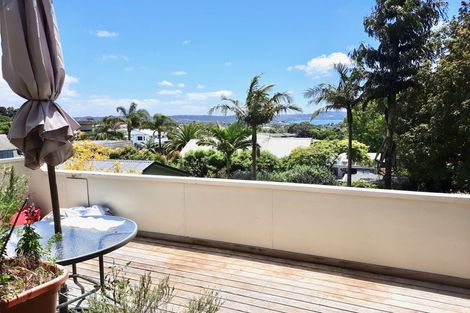 Photo of property in 216 Whangaparaoa Road, Red Beach, 0932
