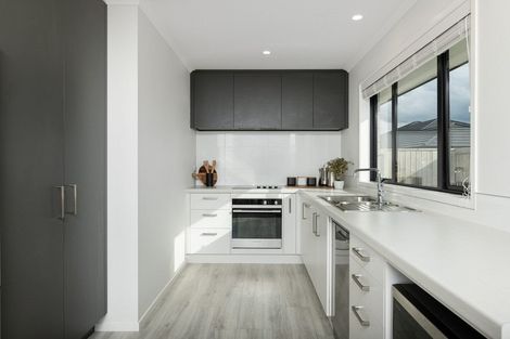 Photo of property in 17 Furlong Road, Papamoa, 3118