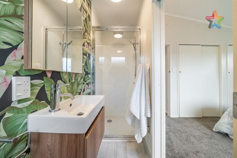 Photo of property in 10 Walnut Way, Maungaraki, Lower Hutt, 5010