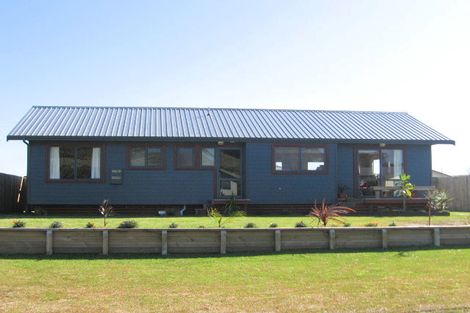 Photo of property in 10 Hawk Hill Crescent, Cooks Beach, Whitianga, 3591
