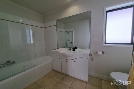 Photo of property in 52 Vinograd Drive, Te Atatu Peninsula, Auckland, 0610