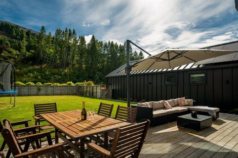 Photo of property in 7 Morepork Way, Arthurs Point, Queenstown, 9371