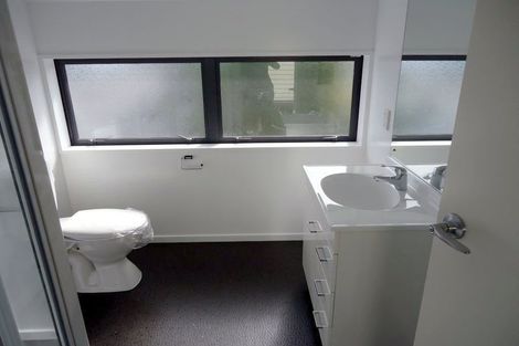 Photo of property in 300 Riccarton Road, Upper Riccarton, Christchurch, 8041
