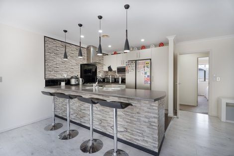 Photo of property in 42 Tongariro Drive, Aotea, Porirua, 5024